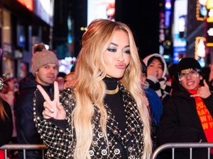 Potret Duck Face ala Rita Ora