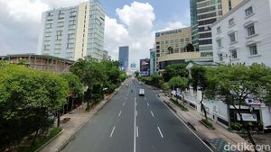 Potret Lengang Jalanan Surabaya saat Libur Tahun Baru 2024