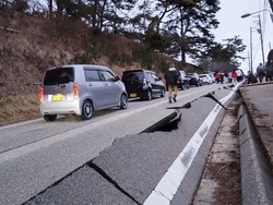 Gempa Ishikawa, Jepang: 6 Tewas, Penerbangan dan Kereta Ditangguhkan