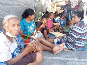 Pengungsi Erupsi Gunung Lewotobi Mulai Diserang Penyakit: 1.518 ISPA-39 Diare Pengungsi Erupsi Gunung Lewotobi Mulai Diserang Penyakit: 1.518 ISPA-39 Diare