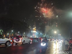 Hujan Buyarkan Kemeriahan Malam Pergantian Tahun di Sidoarjo