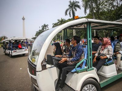 Tahun Baru, Warga Padati Sejumlah Tempat Wisata di Indonesia