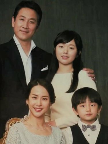 Anak Lee Sun Kyun di 'Parasite' Ungkap Pesan Haru: Dia Seperti Ayahku