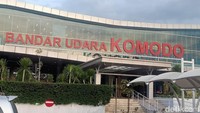 Cuaca Buruk, AirAsia Berputar-putar 1,5 Jam di Atas Bandara Komodo