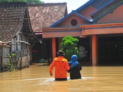 Puncak Musim Hujan Jateng Diprediksi hingga Februari, Waspada Banjir-Longsor