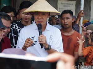 Bertemu Petani di Demak, Ganjar Dicurhati soal Pasokan Pupuk-Utang KUR Bertemu Petani di Demak, Ganjar Dicurhati soal Pasokan Pupuk-Utang KUR