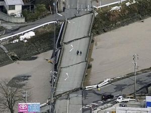 Gempa Jepang, 24 Orang Dilaporkan Tewas Gempa Jepang, 24 Orang Dilaporkan Tewas