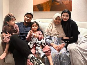 Cerita Inara Rusli soal Foto Bareng dengan Virgoun Cerita Inara Rusli soal Foto Bareng dengan Virgoun