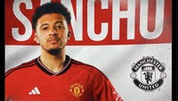 Kemunculan Jadon Sancho di kalender resmi MU ini menjadi pembicaraan karena pemain bersangkutan sudah tidak tampil sejak September usai bermasalah dengan Erik ten Hag. Foto: dok. Internet/X (Twitter)