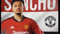 Sosok Jadon Sancho menjadi model kalender MU di bulan Januari. Foto: dok. Internet/X (Twitter)