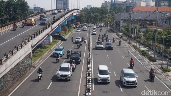 Jalanan Surabaya Kembali Ramai Usai Liburan Tahun Baru