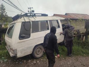 Sopir Angkot di Jayawijaya Tewas Ditikam OTK Usai Tabrak Pengendara Motor Sopir Angkot di Jayawijaya Tewas Ditikam OTK Usai Tabrak Pengendara Motor