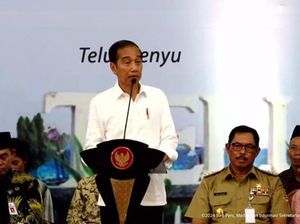 Jokowi Serahkan 2.000 Sertifikat Tanah kepada Warga Jateng