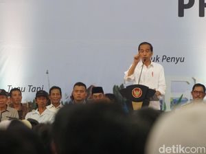 Bagikan 2.000 Sertifikat Tanah, Jokowi Pesan Jangan Dipakai Beli Mobil Bagikan 2.000 Sertifikat Tanah, Jokowi Pesan Jangan Dipakai Beli Mobil