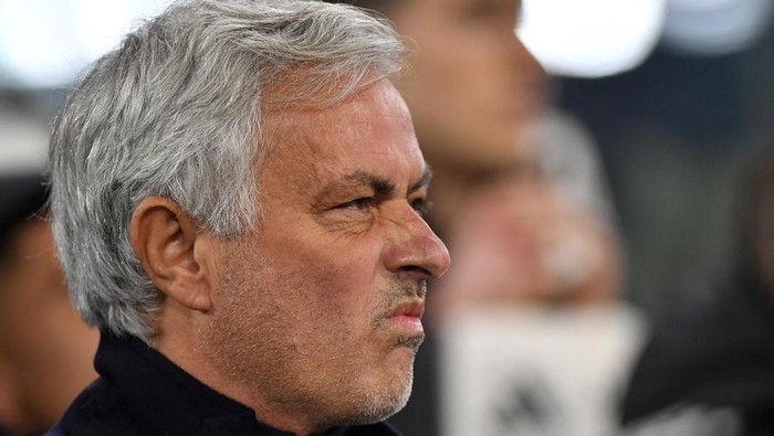 Soccer Football - Serie A - Juventus v AS Roma - Allianz Stadium, Turin, Italy - December 30, 2023  AS Roma coach Jose Mourinho REUTERS/Massimo Pinca