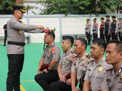 108 Personel Polres Jakbar dapat Kenaikan Pangkat