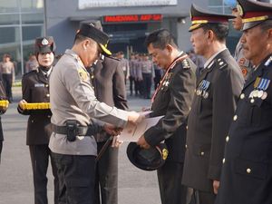 128 Polisi di Surabaya Dapat Kenaikan Pangkat di Awal Tahun 2024 128 Polisi di Surabaya Dapat Kenaikan Pangkat di Awal Tahun 2024
