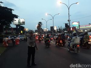 Lalu Lintas di Perempatan Taman Dayu Pasuruan Sudah Lancar Lalu Lintas di Perempatan Taman Dayu Pasuruan Sudah Lancar