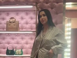 Sosialita Ini Dikritik Ingin Melahirkan Pakai Baju Gucci & High Heels Prada