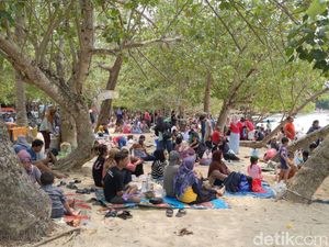 Kunjungan Wisata Trenggalek Nyaris Tembus 1 Juta, Realisasi PAD Lampaui Target Kunjungan Wisata Trenggalek Nyaris Tembus 1 Juta, Realisasi PAD Lampaui Target