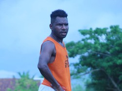 Penyerang PSS Ricky Cawor Latihan Mandiri di Merauke: Sudah Tak Sabar!