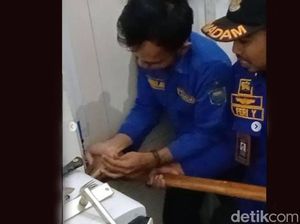 45 Menit Menegangkan Bagi Fatma Terjebak di Dalam Toilet Bandung
