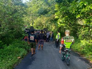 Pikap Bawa Manggis Tak Kuat Menanjak, Terbalik-Tewaskan Satu Orang Pikap Bawa Manggis Tak Kuat Menanjak, Terbalik-Tewaskan Satu Orang