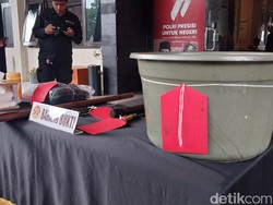 Penampakan Ember Besar yang Dipakai James Tampung Potongan Tubuh Istrinya