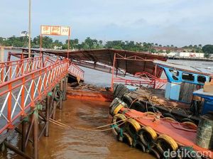 Dishub Sumsel Ungkap Penyebab Tongkang Batu Barat Tabrak 2 Dermaga Dishub Sumsel Ungkap Penyebab Tongkang Batu Barat Tabrak 2 Dermaga