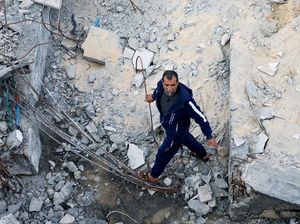 Pilu Pria Palestina Kehilangan Seluruh Keluarganya Akibat Serangan Israel