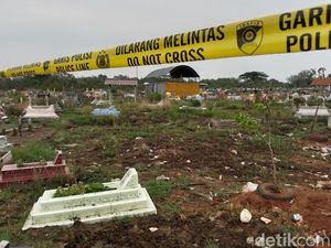 Jasad Ibu yang Meninggal Saat Persalinan di Indramayu Diautopsi Jasad Ibu yang Meninggal Saat Persalinan di Indramayu Diautopsi