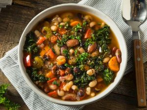 Kakak Beradik Ini Punya Racikan Sup Panjang Umur, Ini Bahannya