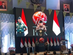 Dibuka Wapres Maruf Amin, IHSG Awal Tahun Melemah