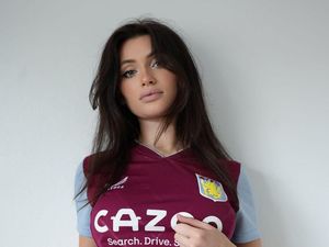 Janji Gila Model Dewasa Pendukung Aston Villa Janji Gila Model Dewasa Pendukung Aston Villa