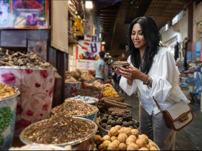 Anggun C Sasmi Tetap Doyan Sop Buntut dan Nasi Telur Ceplok di Prancis