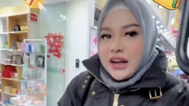 Aurel Hermansyah Jajan Oden hingga Tanghulu di Myeongdong