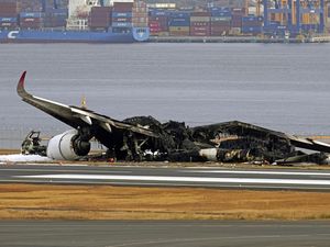 Pesawat Pengangkut Bantuan Gempa Tabrakan di Haneda, PM Jepang Buka Suara Pesawat Pengangkut Bantuan Gempa Tabrakan di Haneda, PM Jepang Buka Suara