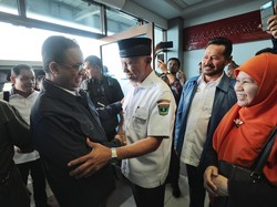 Tiba di Tanah Minang, Anies Disambut Gubernur Sumbar