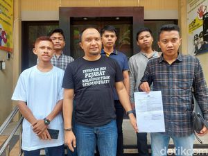 Buntut Ucapan SARA, Senator Asal Bali Arya Wedakarna Dipolisikan! Buntut Ucapan SARA, Senator Asal Bali Arya Wedakarna Dipolisikan!