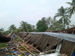 2 Rumah Rusak Diterpa Angin Puting Beliung di Lombok Tengah