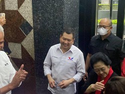 Megawati dan Ganjar Hadiri Rapat TPN di High End Sore Ini