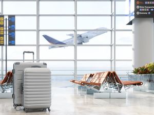 Paspor Basah, Pengantin Baru Gagal Bulan Madu, Uang Tak Kembali