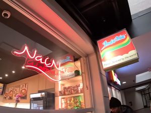 Warmindo Ada di Toronto, Harga Indomie Goreng Rp 77 Ribu!