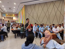 Bertemu Relawan di Serang, Kaesang Minta Gambar Samsul Diperbanyak