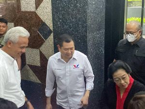 Kala Megawati Tanya Pancasila ke Anak Kecil saat Hadiri Rapat TPN Ganjar Kala Megawati Tanya Pancasila ke Anak Kecil saat Hadiri Rapat TPN Ganjar