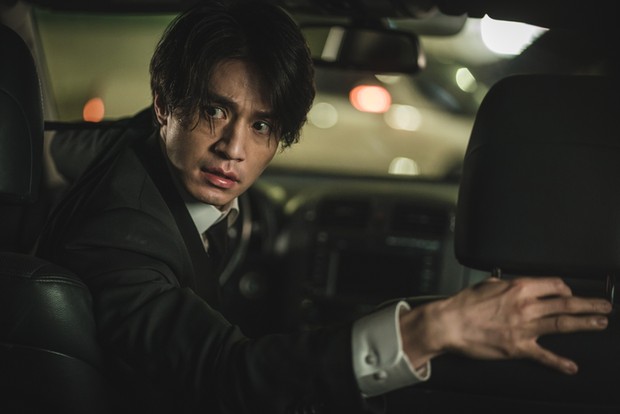 Lee Dong Wook di Drama A Shop For Killers / Foto : entertain.naver.com