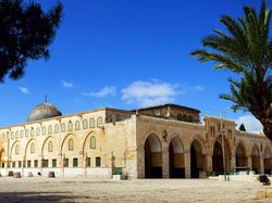 Masjid Al Aqsa Dibatasi saat Lebaran Hari ke-3, Warga Masih Padati