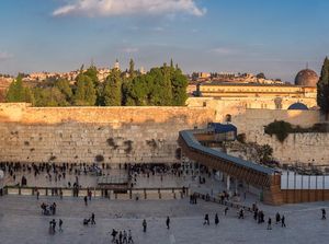 Melihat Perbedaan Dome of the Rock dan Masjid Al Aqsa di Yerusalem Melihat Perbedaan Dome of the Rock dan Masjid Al Aqsa di Yerusalem