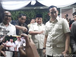 Prabowo Melayat ke Rumah Duka Rizal Ramli