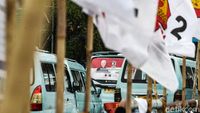 Meski Dilarang, Peraga Kampanye Mejeng di Angkot Jakarta